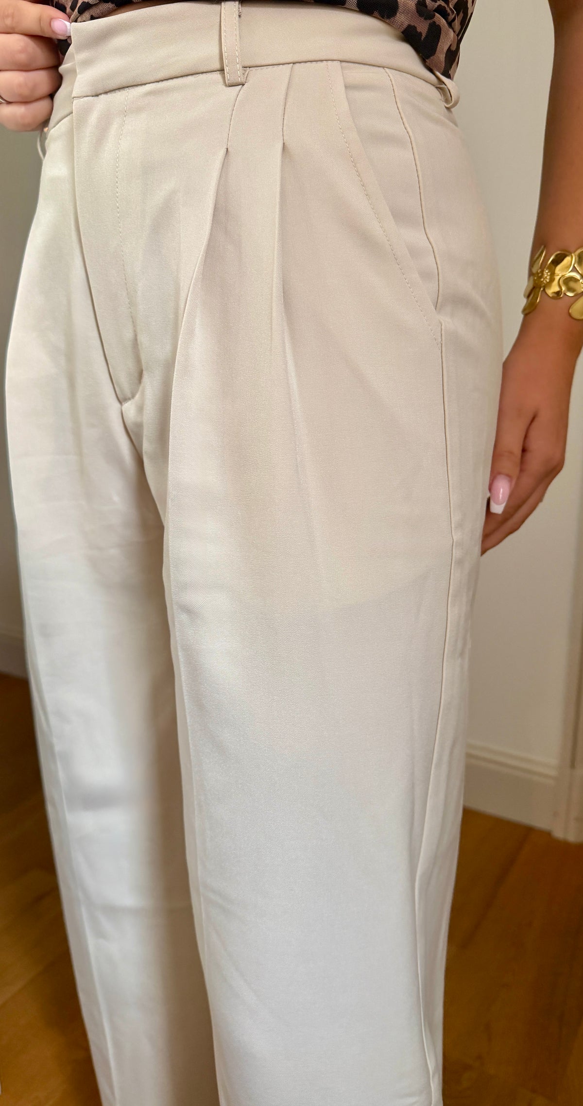 PANTALON À PINCES DROIT BEIGE – SOFIA