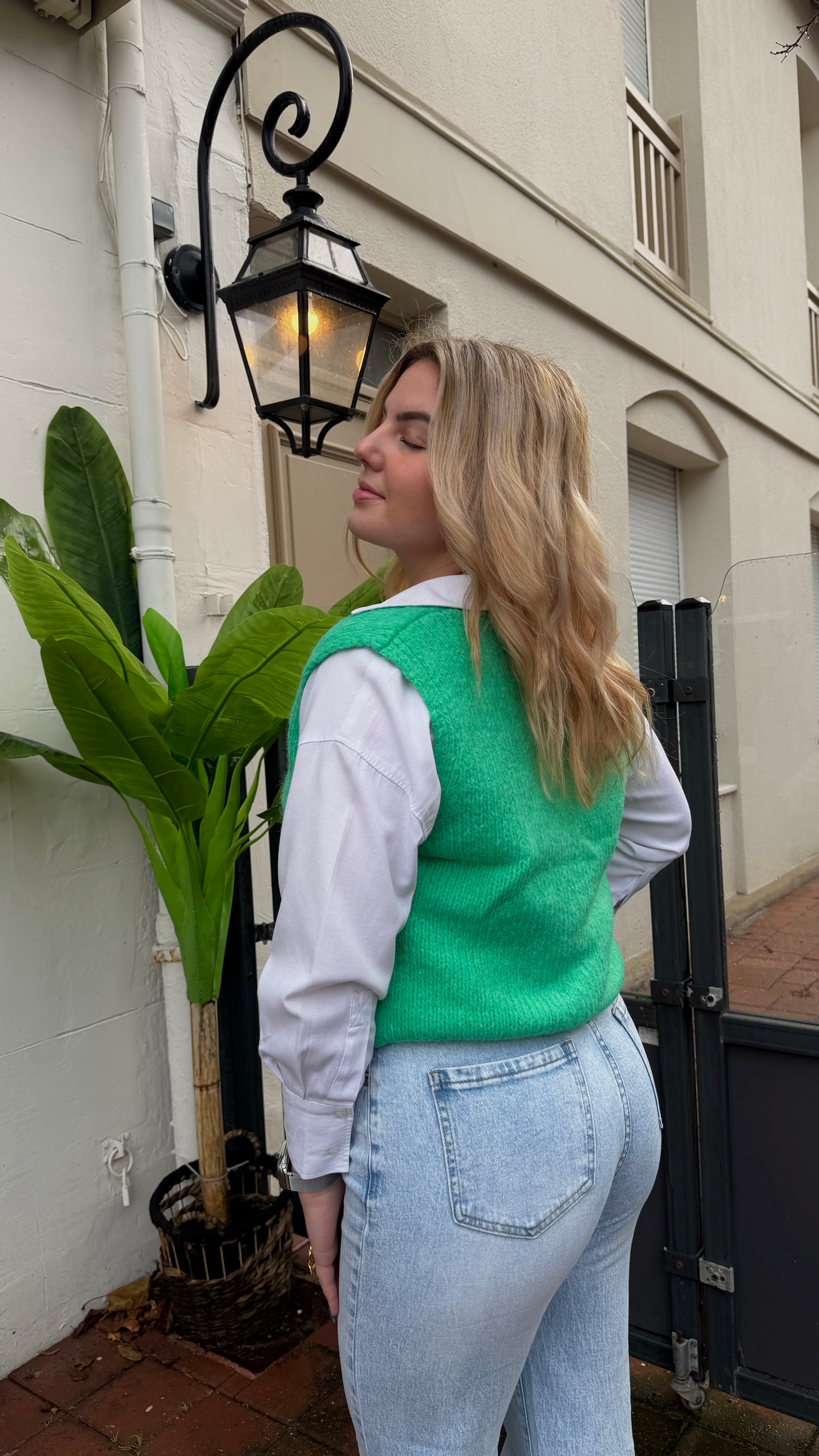 PULL SANS MANCHE VERT- MAÉ