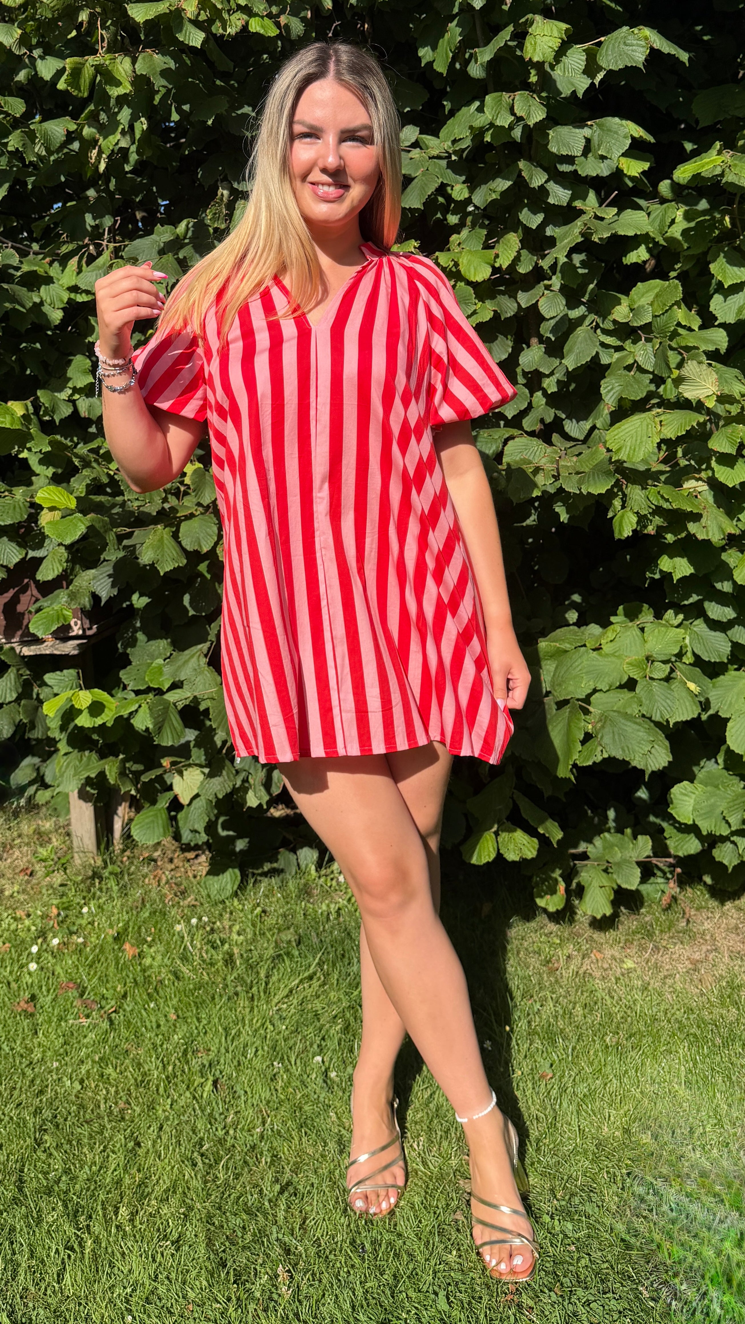 ROBE À MANCHES BOUFFANTES ROSE/ROUGE- BIANCA