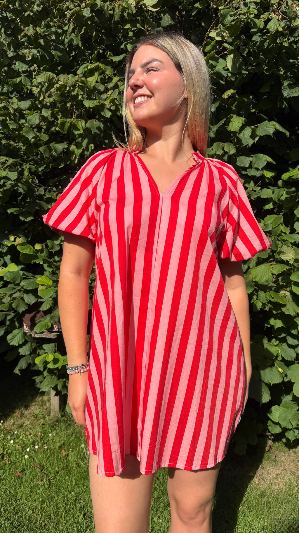 ROBE À MANCHES BOUFFANTES ROSE/ROUGE- BIANCA